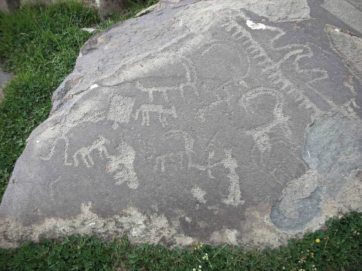 http://www.haytoug.org/wp-content/uploads/2011/11/Petroglyphs-1.jpg